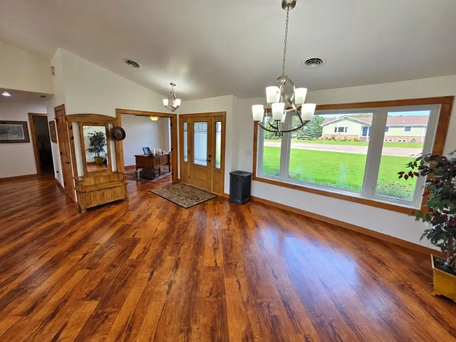 902 5th St. SE, Rugby, ND 58368 - #3