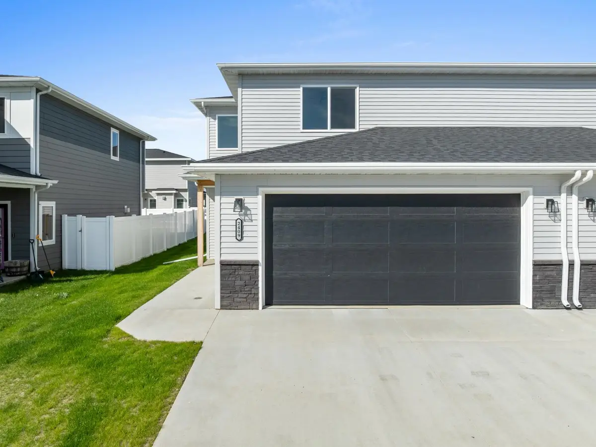 2409 Landmark Dr, Minot, ND 58703 - #1