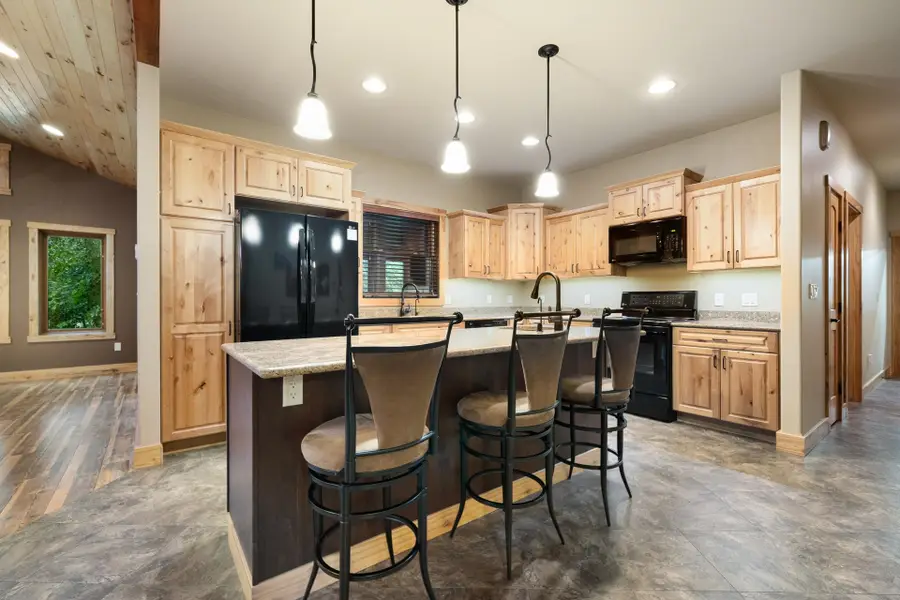 206 N Lake Park Rd, Bottineau, ND 58318 - #2