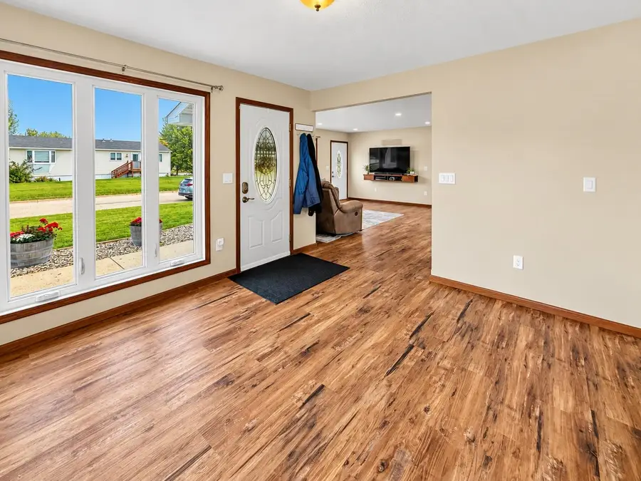 1112 25th St SE, Minot, ND 58701 - #3