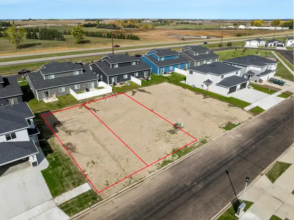 2417 & 2421 Landmark Dr. NW, Minot, ND 58703