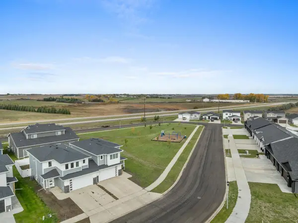 2441 Landmark Dr, Minot, ND 58703