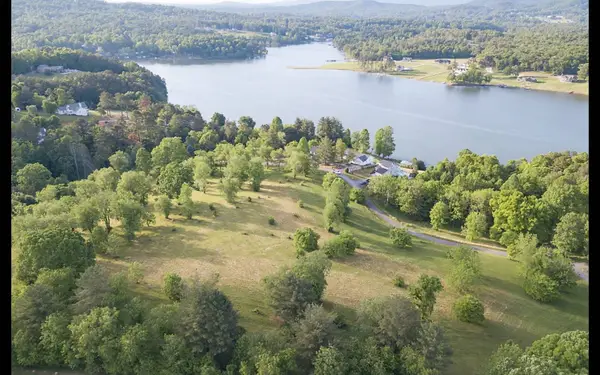 8 River Lake Drive, Blairsville, GA 30512