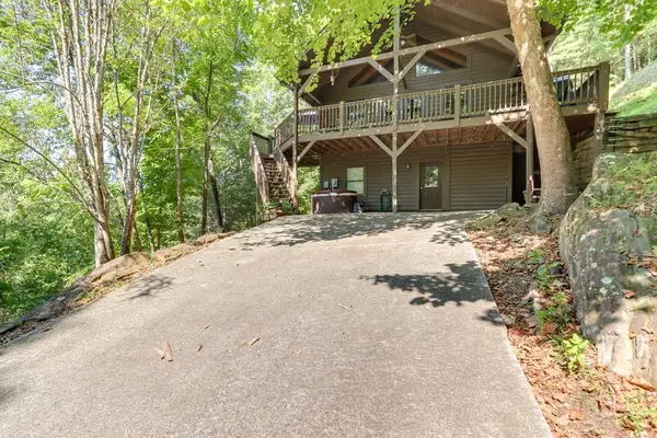 223 Novena Court, Ellijay, GA 30540