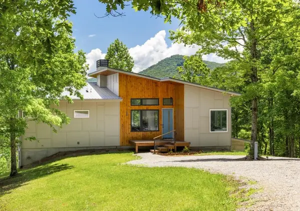 209 Brannon Ridge Road, Young Harris, GA 30528