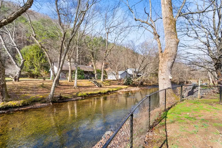 4117 Riverbank Run, Hiawassee, GA 30546 - Image #2