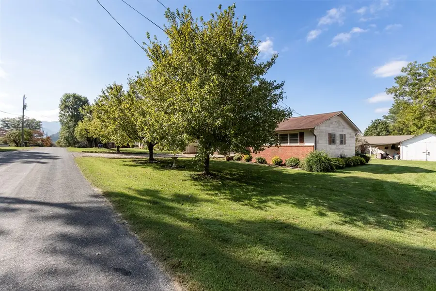 299 Sunland Drive, Andrews, NC 28901 - Image #3