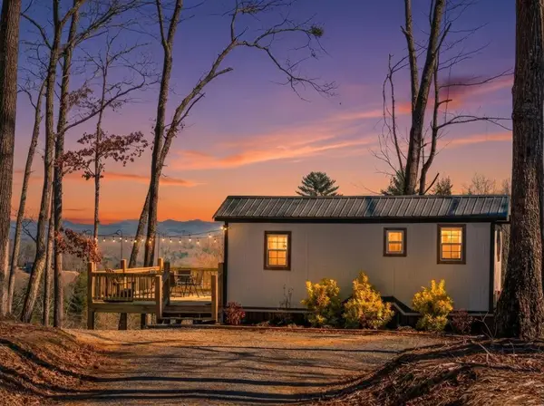 465 White Oak Circle, Blue Ridge, GA 30513