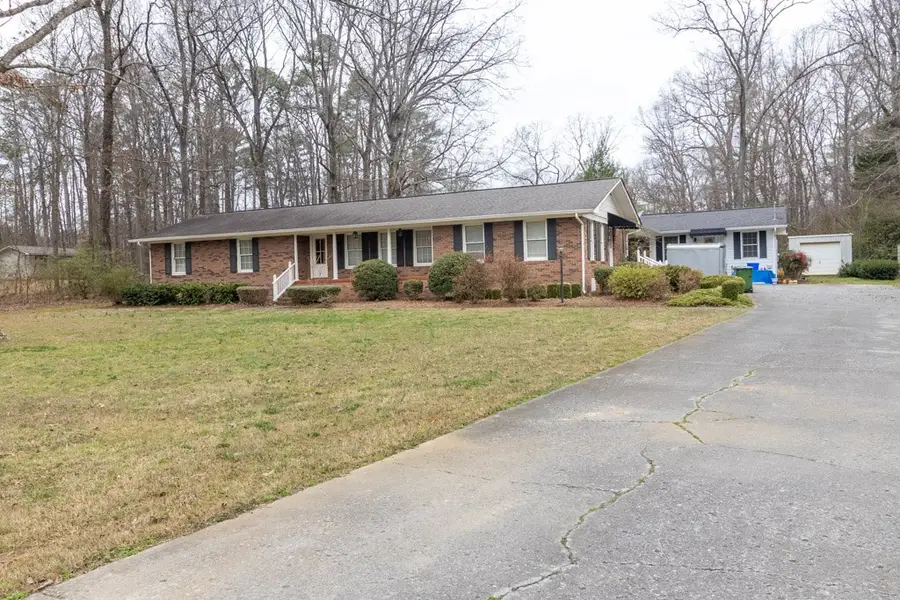 527 E Austin Dr, Chatsworth, GA 30705 - #2