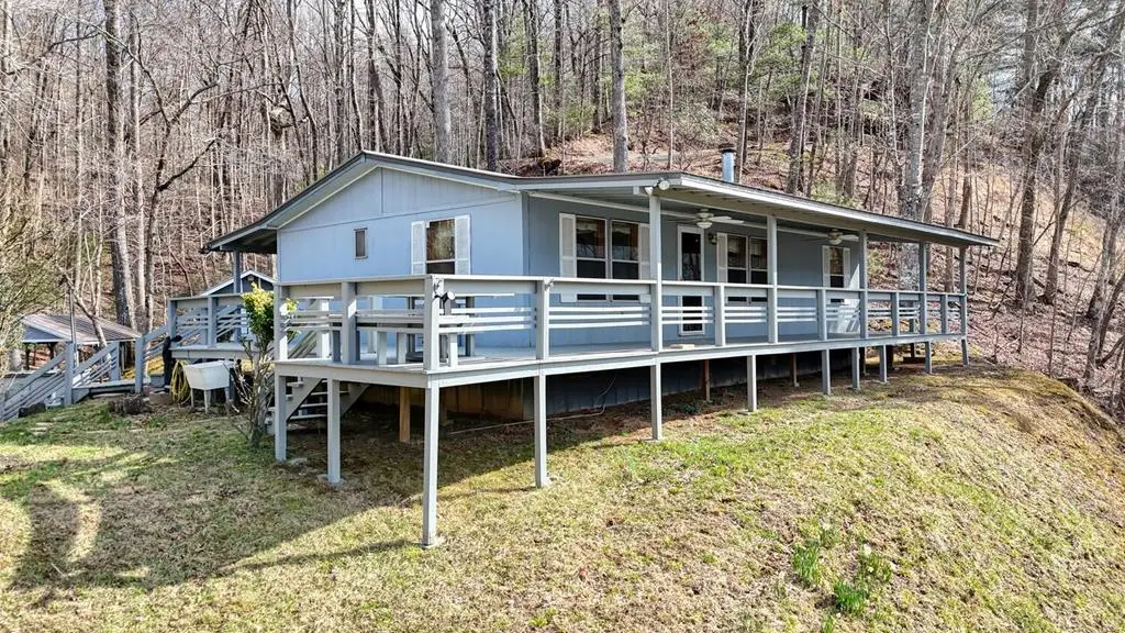 240 Ruby Lake Drive N, Hiawassee, GA 30546 - #1