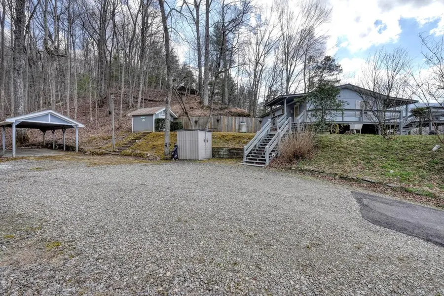 240 Ruby Lake Drive N, Hiawassee, GA 30546 - #3