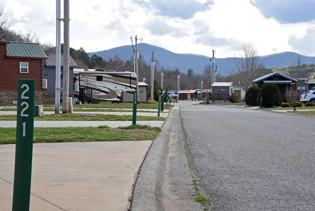 221 Golden Nugget, Blairsville, GA 30512 - #1