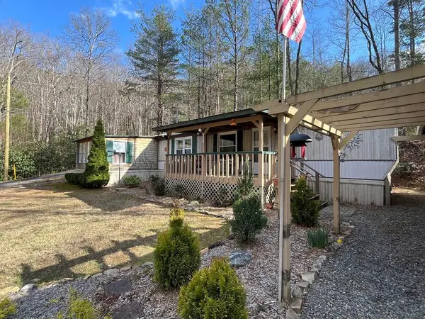 32 Nelson Road, Hiawassee, GA 30546