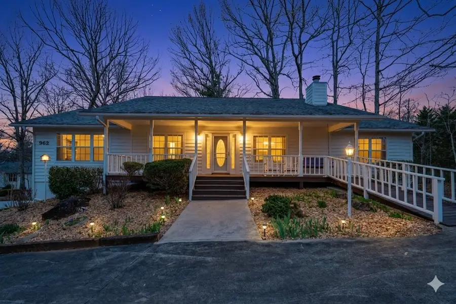 962 Ashley Lane, Young Harris, GA 30582 - #2