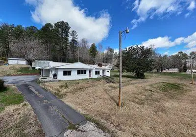 5380 W Us Hwy 64, Murphy, NC 28906