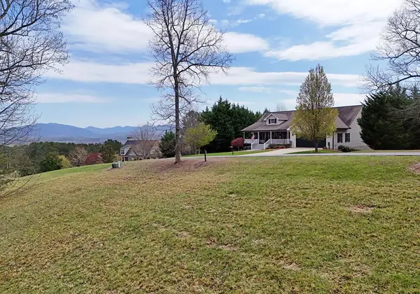 135 W Longview Drive, Blairsville, GA 30512