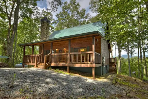 587 Candy Lane, Ellijay, GA 50512