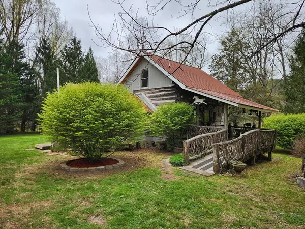 1064 Muskrat Creek Road, Hayesville, NC 28904