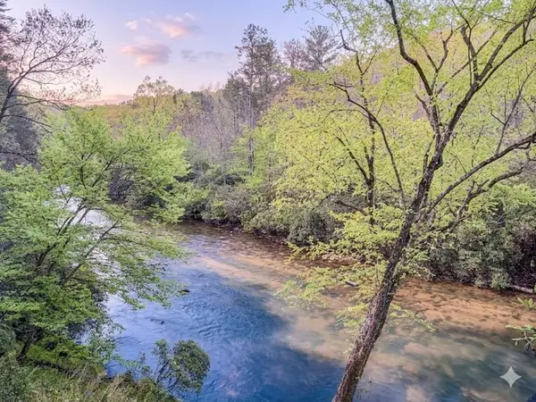 80 River Bend Circle, Ellijay, GA 30536