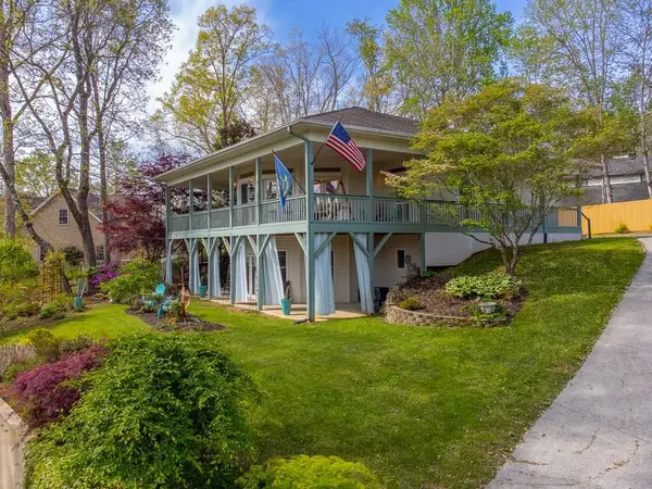 218 Lakeshore Drive, Hayesville, NC 28904