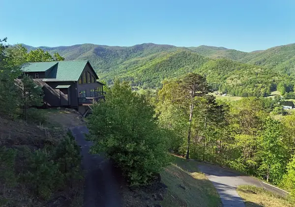 299 Bethabara View, Hayesville, NC 28904