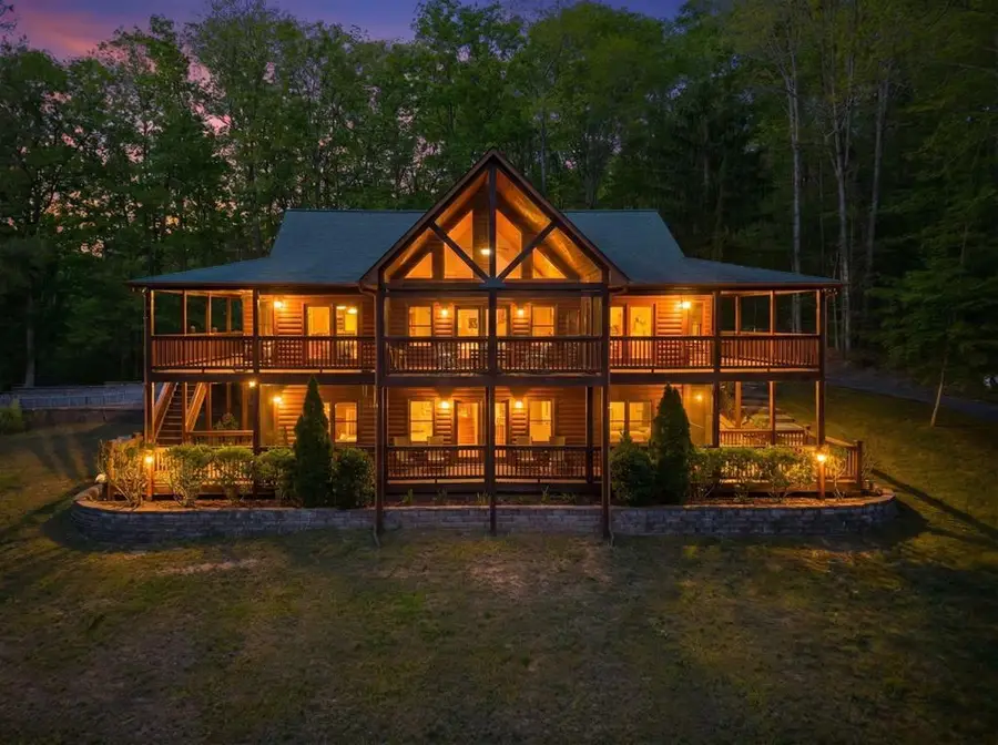 447 Creekmont Drive, Blairsville, GA 30512 - #2