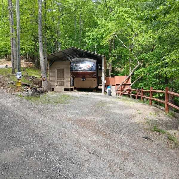 68 7th Street, Ellijay, GA 30540