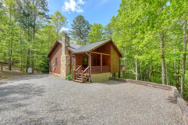 215 The Woods Road, Mineral Bluff, GA 30559