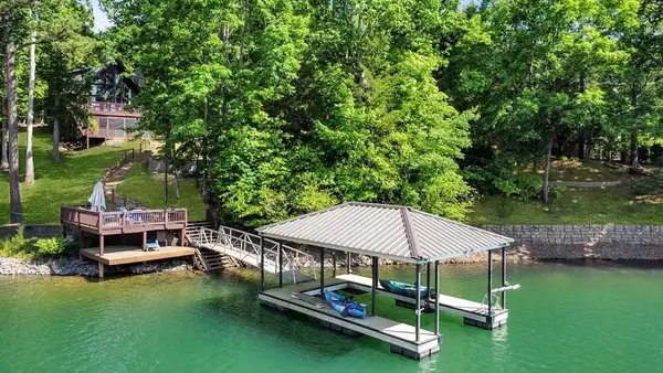 22 Waterloon Trl, Morganton, GA 30560