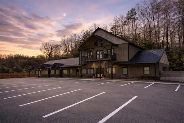 33 Rose Petal Lane, Ellijay, GA 30540
