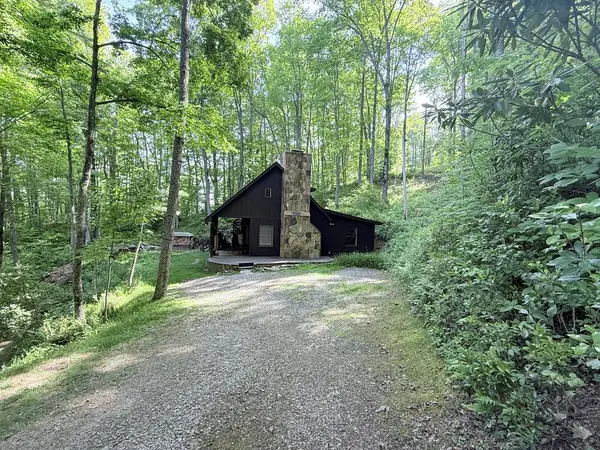 1096 Mount Tabor Road, Nantahala, NC 28781