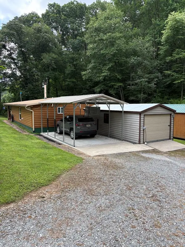 137 Sanford Lane, Ellijay, GA 30540