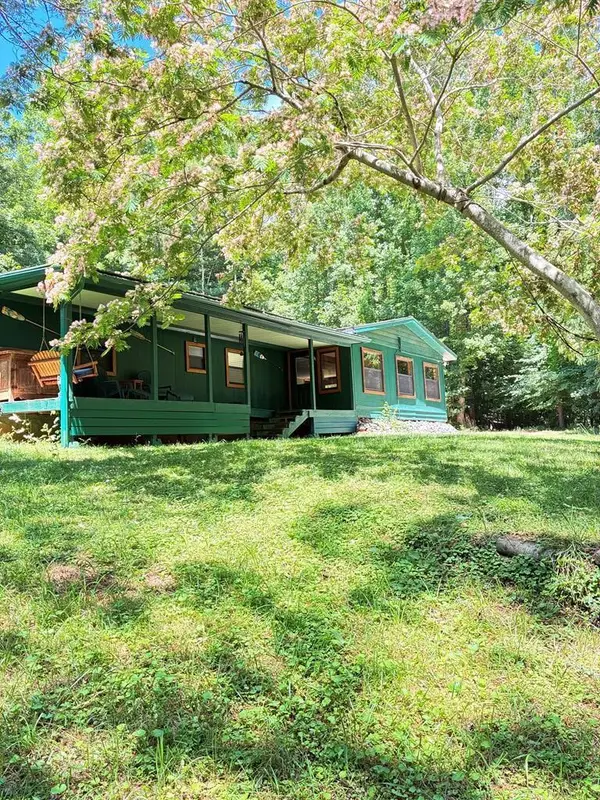 521 Sunnyside Road, Hiawassee, GA 30546