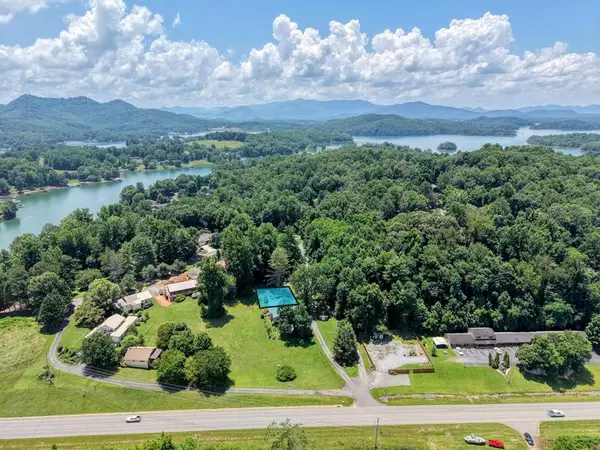 55 Chatuge Village Drive, Hayesville, NC 30546