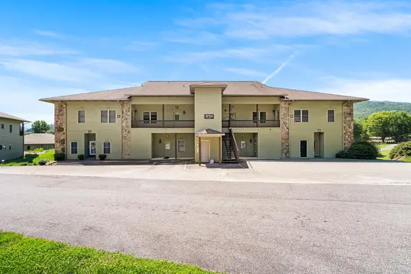 1724 Watercrest Way, Young Harris, GA 30582