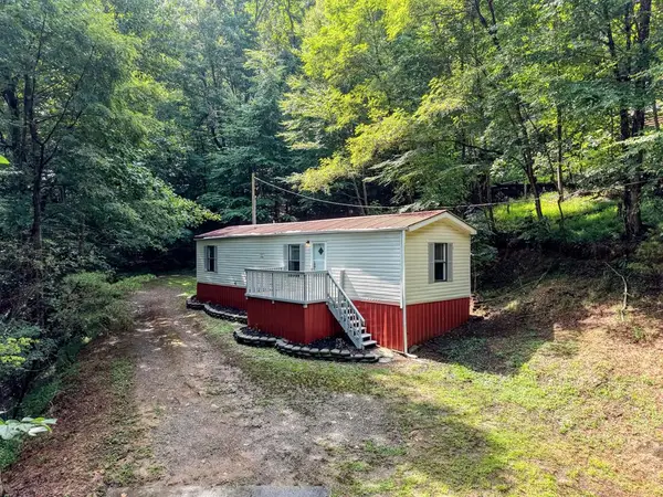 8223 True Love Mountain Road, Young Harris, GA 30582