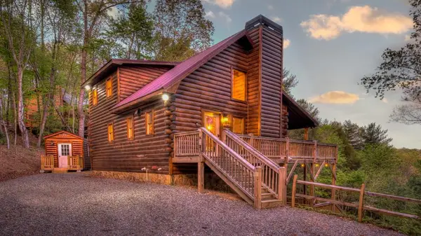 43 S Dustin Drive, Ellijay, GA 30540