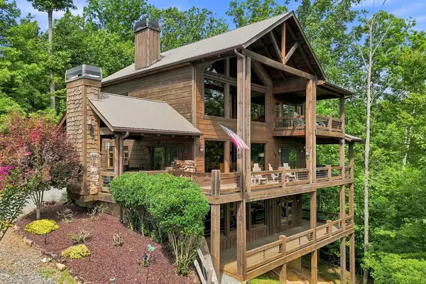 476 Deer Crest Road, Blue Ridge, GA 30513