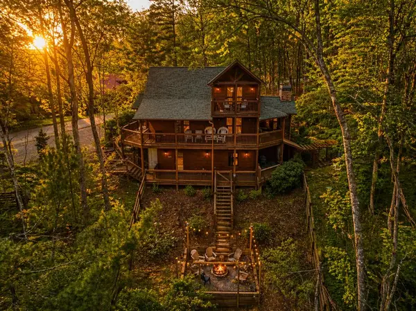 113 Dallas Lane, Blue Ridge, GA 30513