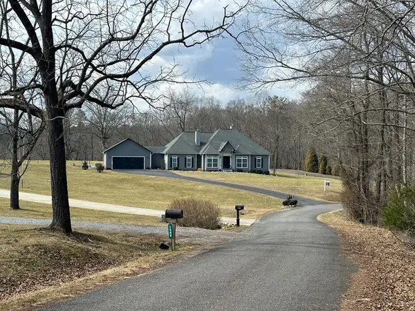1502 Smithfield Lane, Young Harris, GA 30582