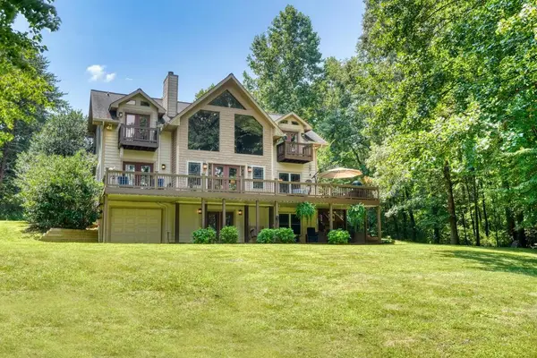 84 Shores Drive, Hayesville, NC 28904