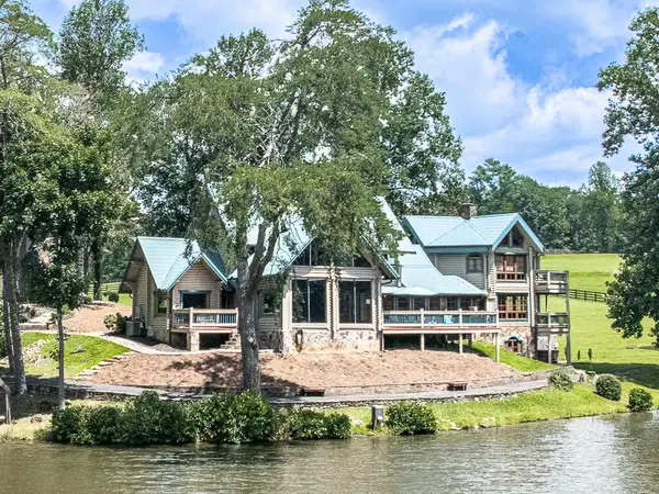 201 Mountainside Parkway, Ellijay, GA 30536