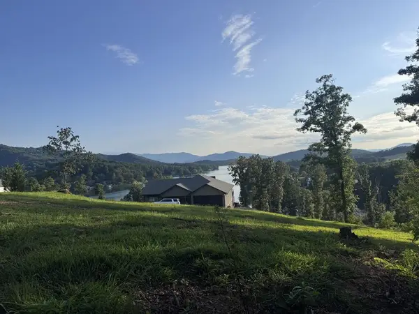 7 Mountain Breezes Drive, Hayesville, NC 28904