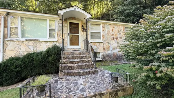 107 Cherokee, Andrews, NC 28901