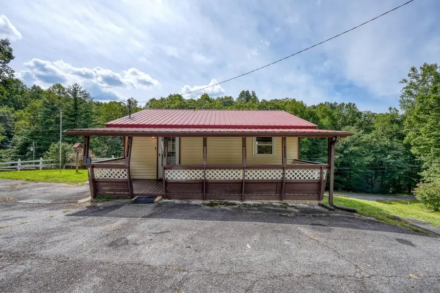 733 Jones Street, Blairsville, GA 30512 - #3