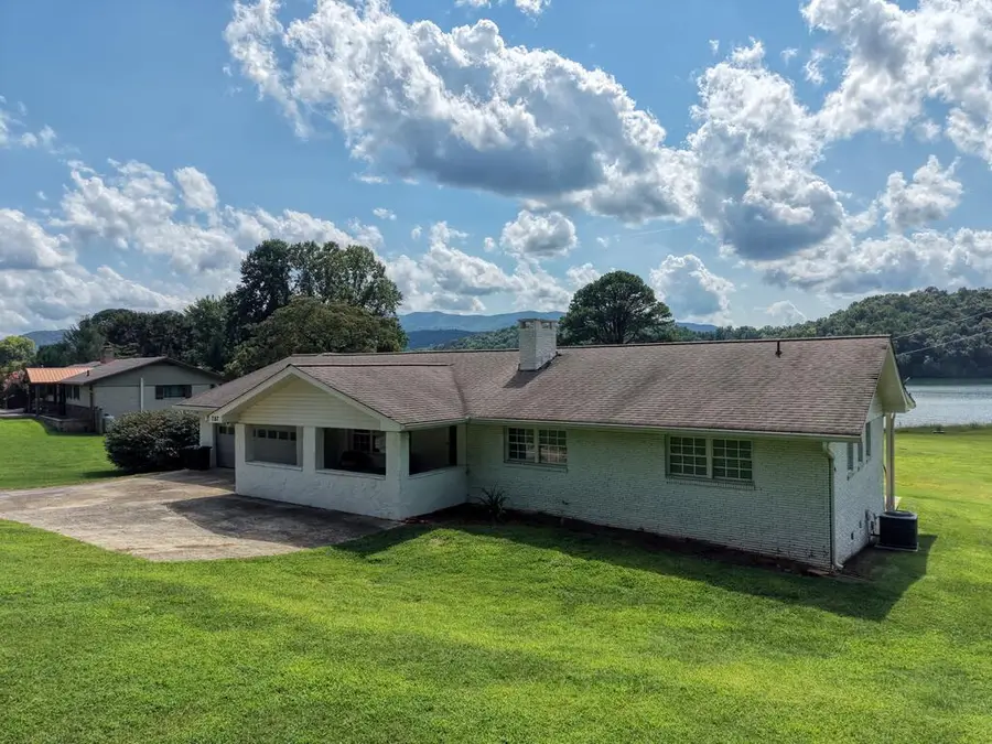 787 Hiawassee Estates Drive, Hiawassee, GA 30546 - #2