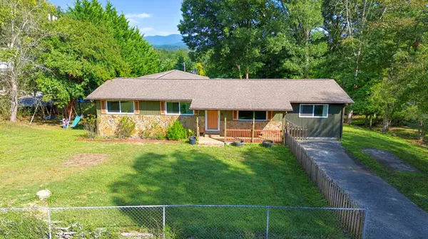 516 Hillcrest Drive, McCaysville, GA 30555