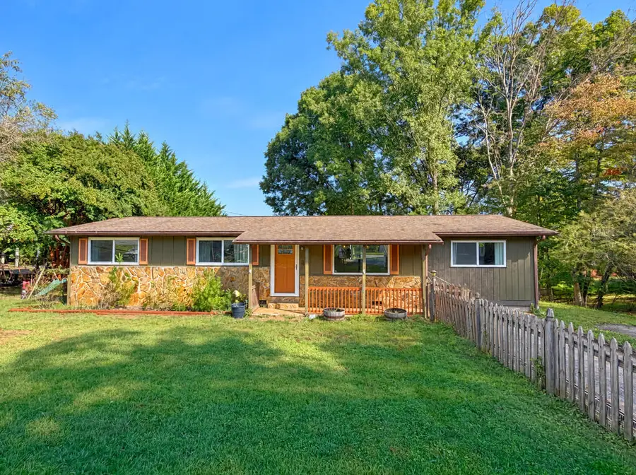 516 Hillcrest Drive, McCaysville, GA 30555 - #2