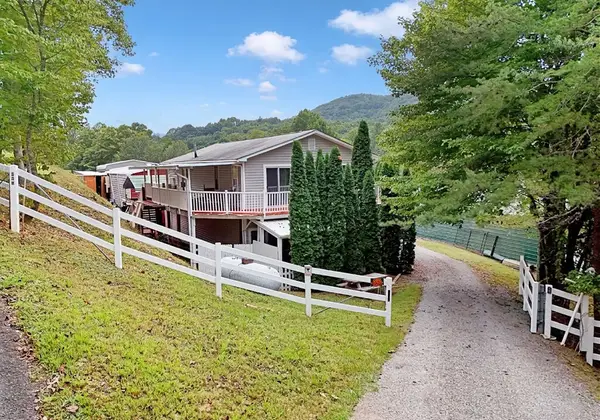 501 Sunnyside Shores Road, Hiawassee, GA 30546