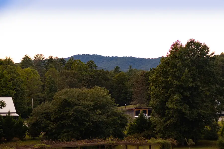 210 W Pierceville Road, McCaysville, GA 30555 - #2